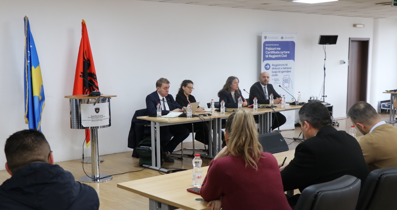  U mbajt sesion informues me përfaqësuesit e gjendjes civile të komunave për zbatimin e  Ligjit për të Huajt dhe Ligjit për Automjete  