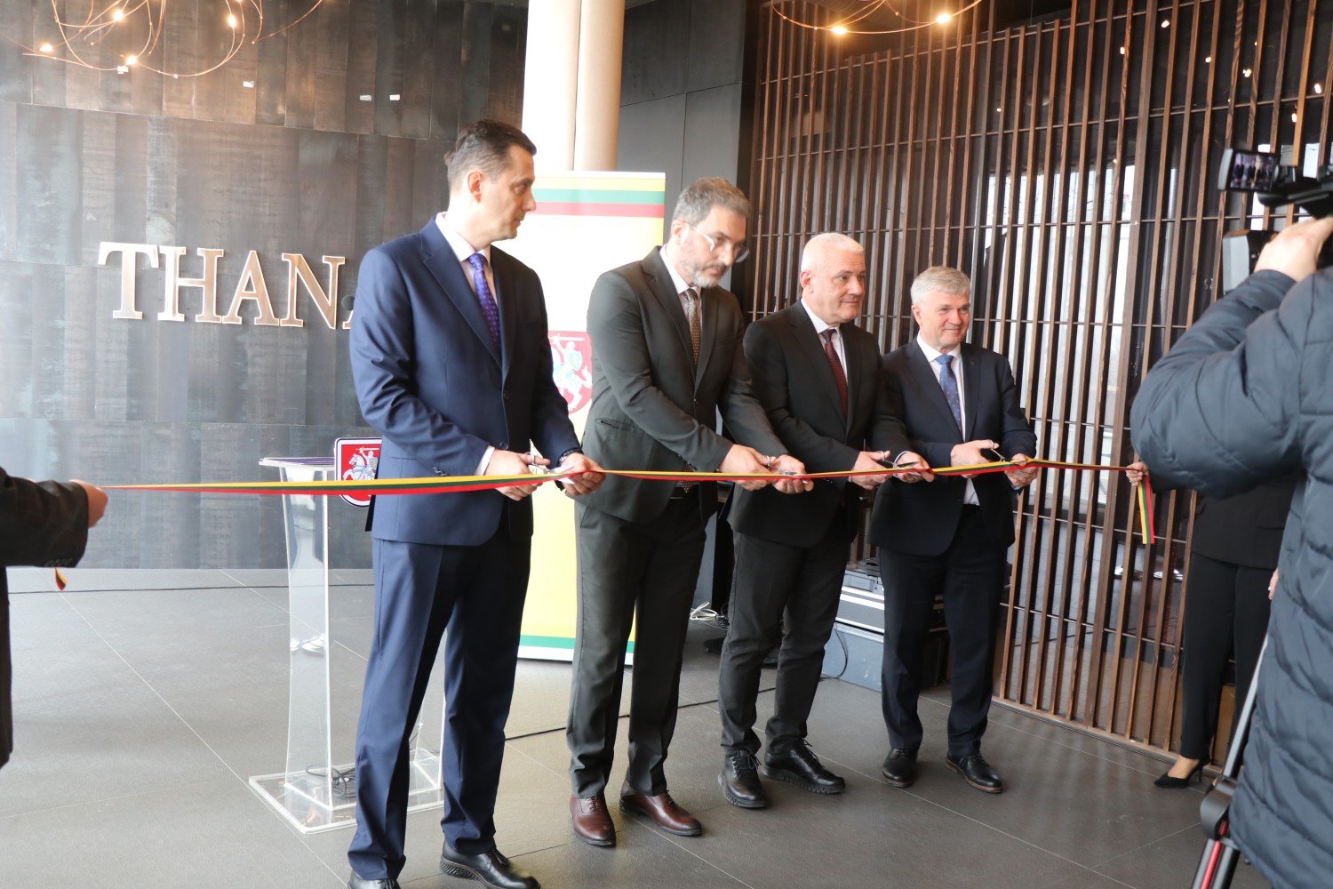 Ministri Sveçla mori pjesë në hapjen e Konsullatës së Nderit të Republikës së Lituanisë në Republikën e Kosovës 