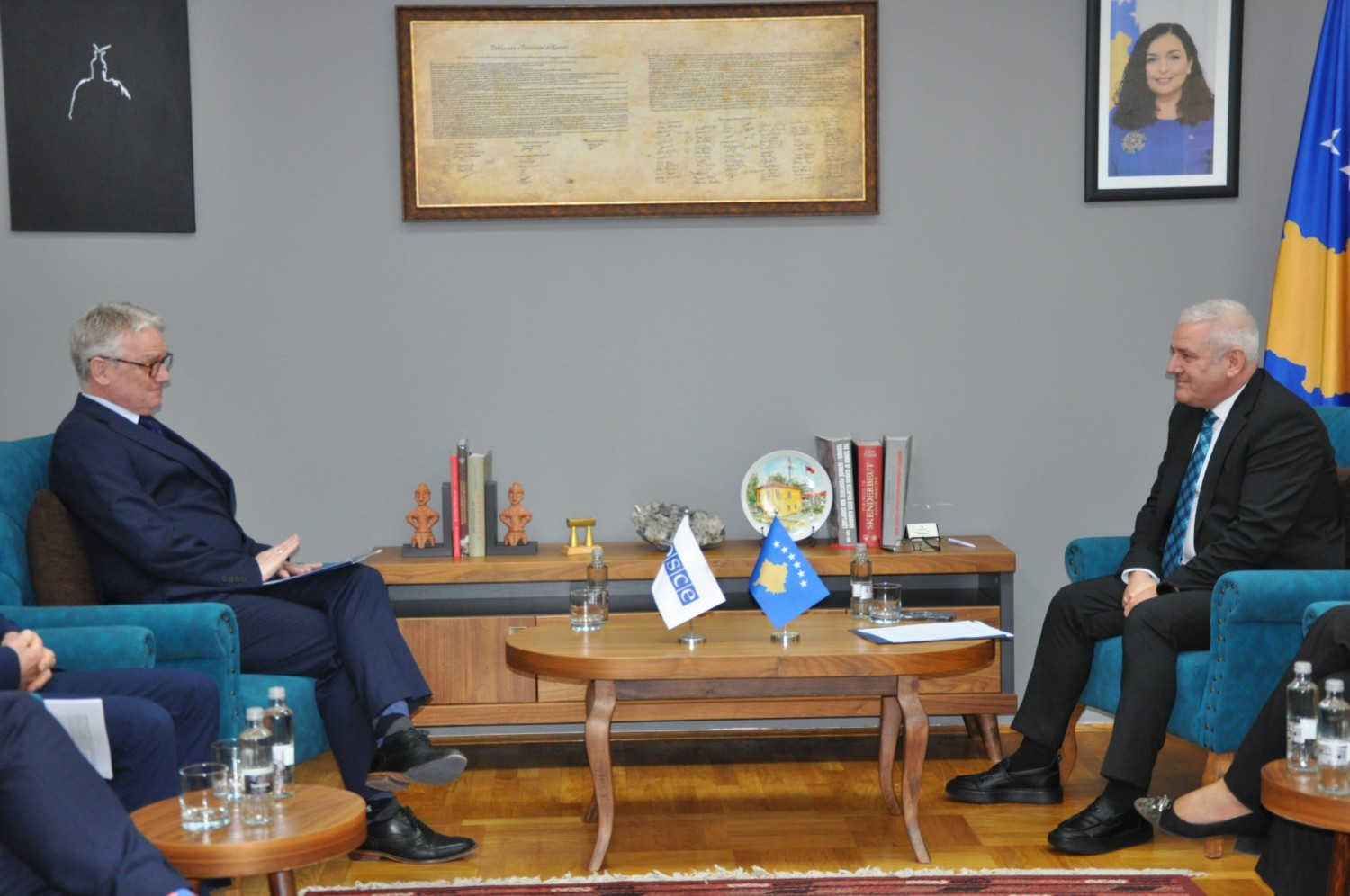 Ministri Sveçla priti në takim Shefin e Misionit të OSBE-së në Kosovë, Ambasadorin Gerard McGurk