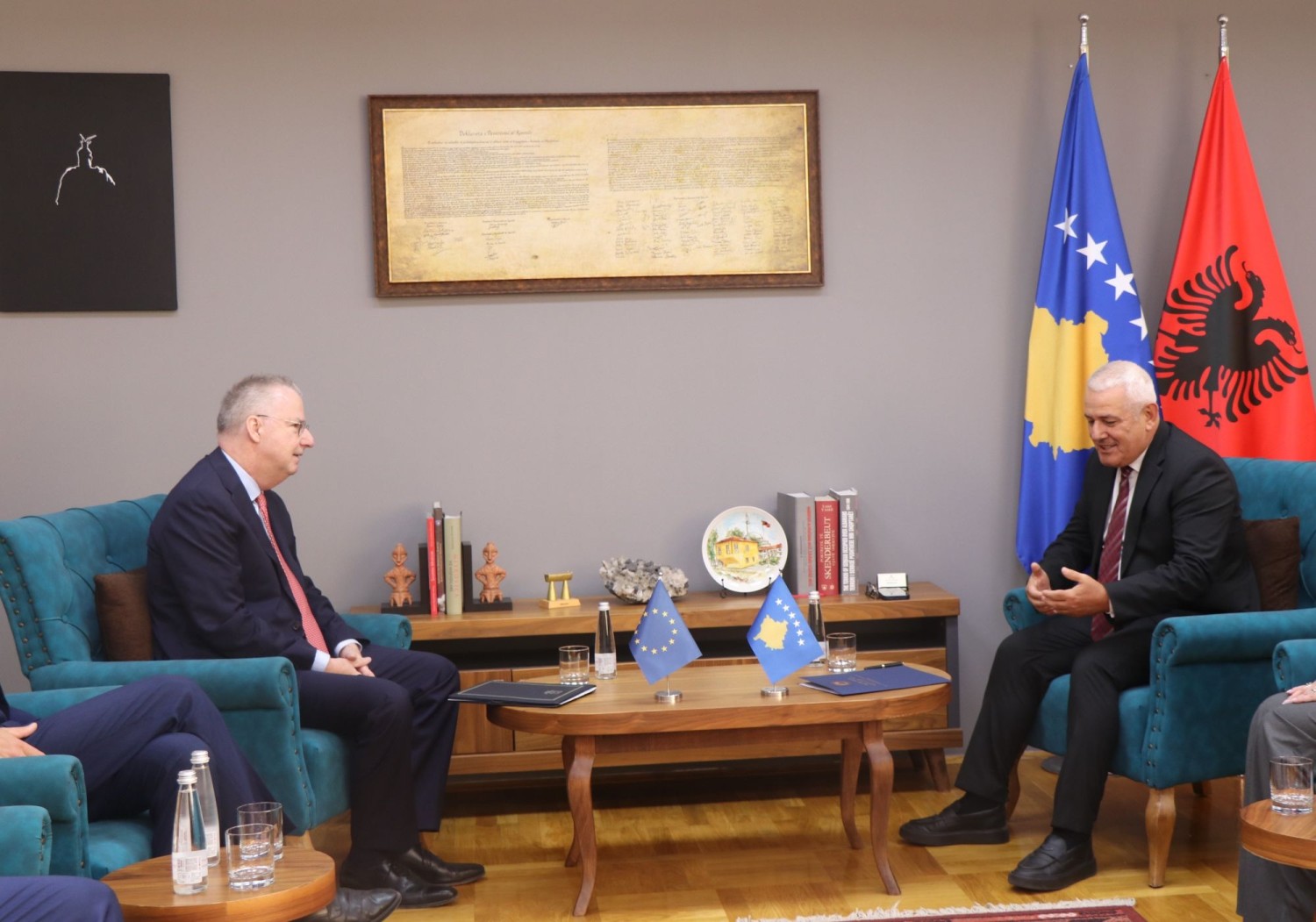 Ministri Sveçla priti në takim shefin  e Zyrës së Bashkimit Evropian në Kosovë, z. Dirk Schuebel