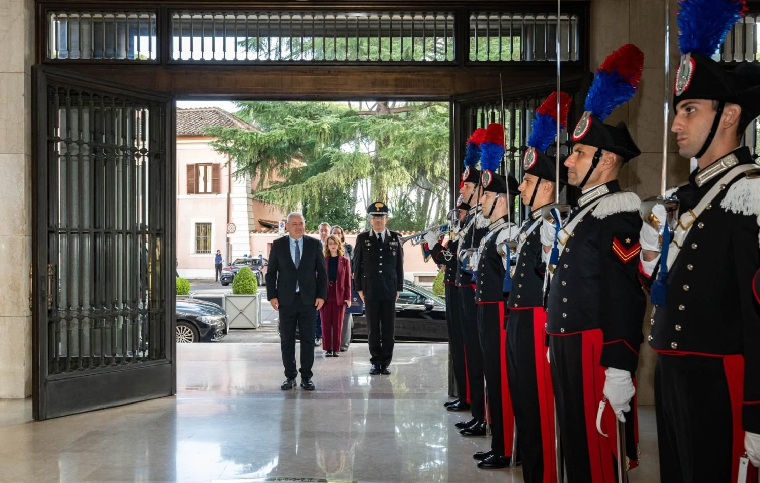 Ministri Sveçla takoi Shefin e Komandës së Përgjithshme të Armatës së Karabinierëve në Itali