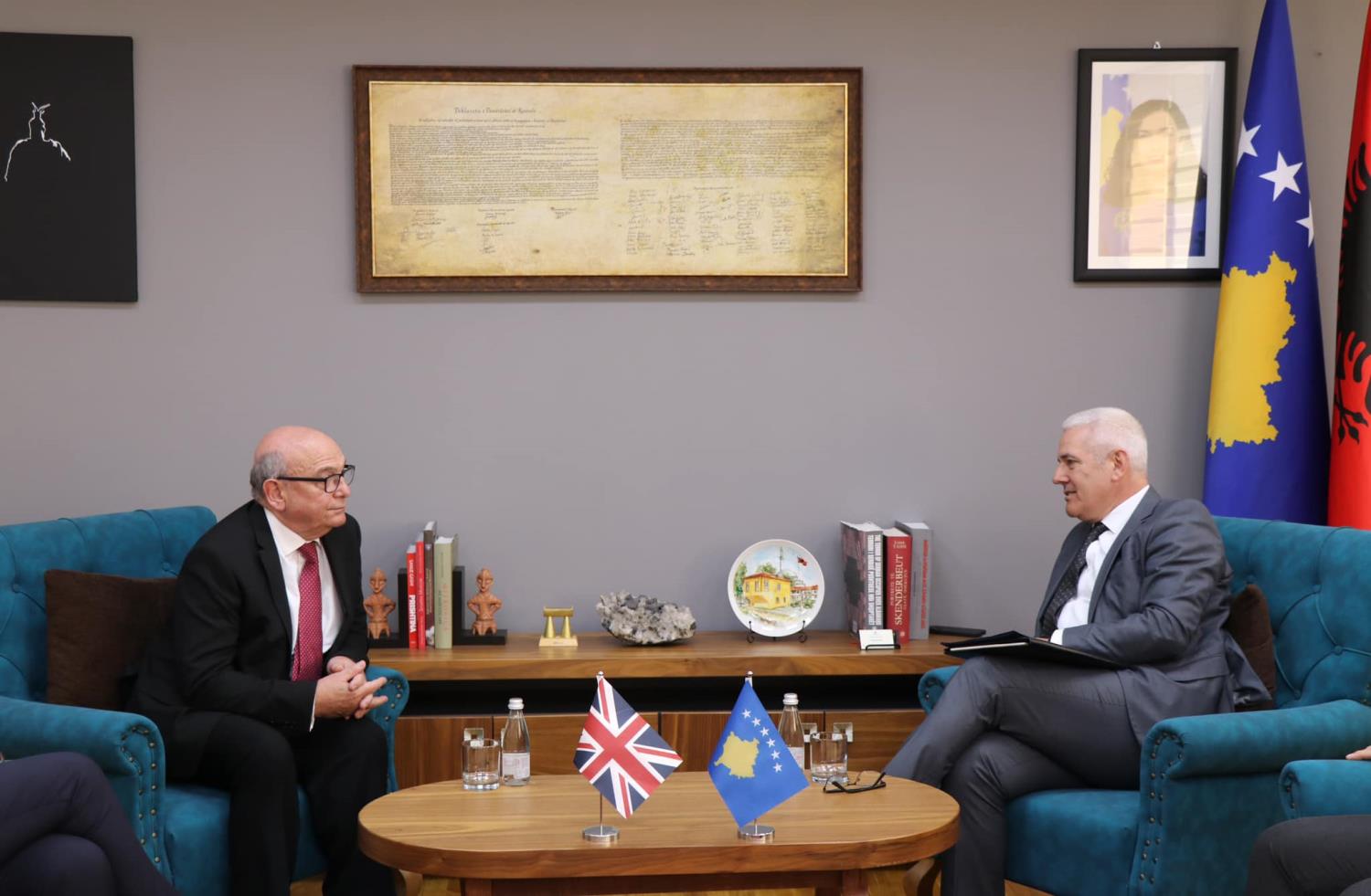Minister of Internal Affairs, Mr. Xelal Sveçla, has received in a meeting the special envoy of the United Kingdom for the Western Balkans, Mr. Lord Stuart Peach