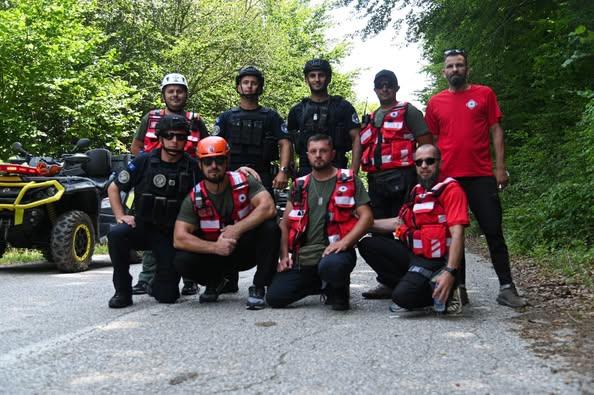 Marshutë përkujtimore me motocikleta katër rrotëshe në nderim të zyrtarëve policorë të rënë dhe heroit Enver Zymeri